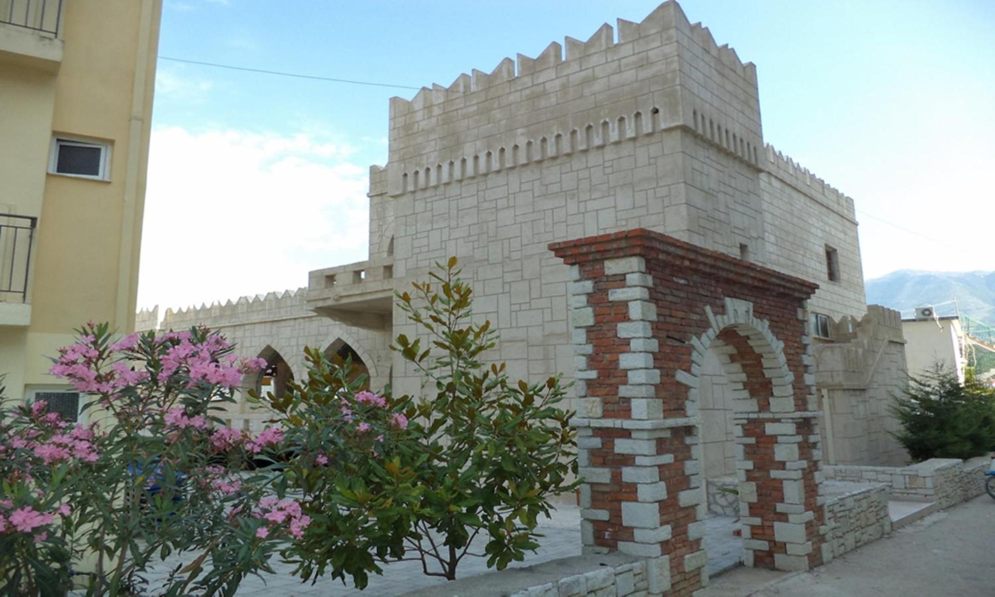 Castle Hotel Himare Esterno foto