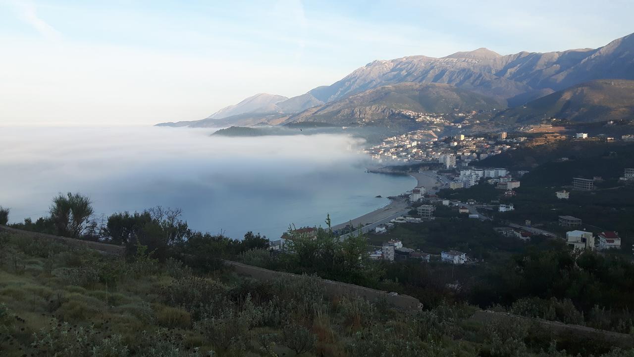 Castle Hotel Himare Esterno foto