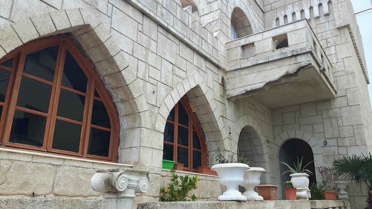 Castle Hotel Himare Esterno foto