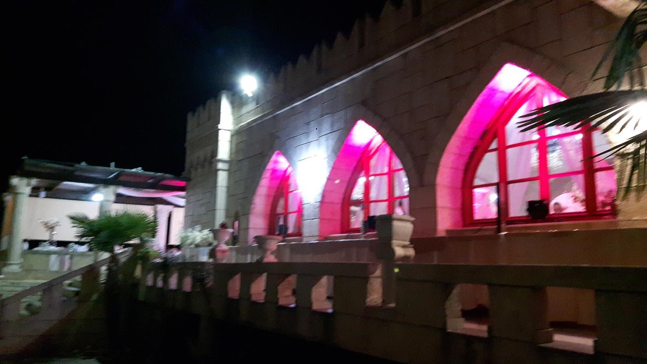 Castle Hotel Himare Esterno foto