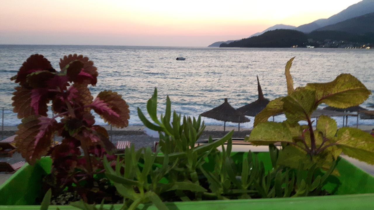 Castle Hotel Himare Esterno foto