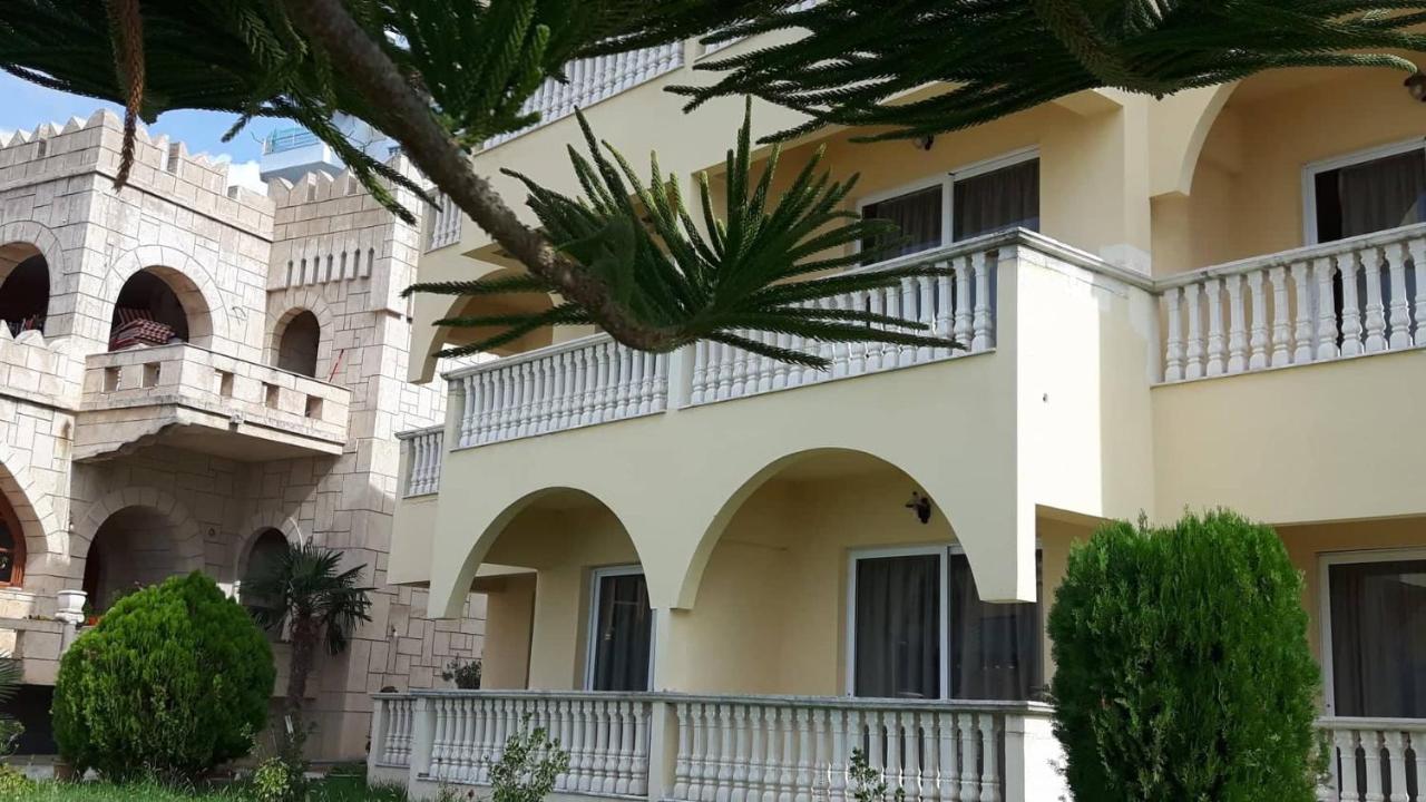 Castle Hotel Himare Esterno foto