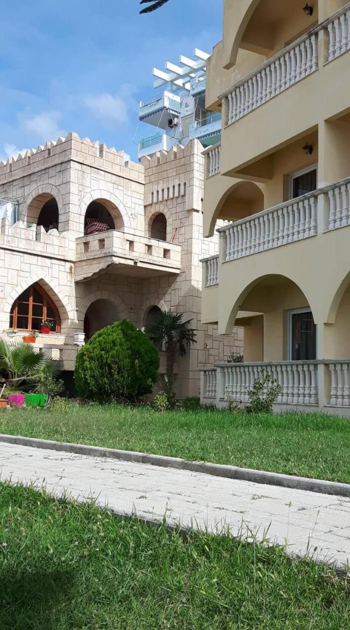 Castle Hotel Himare Esterno foto